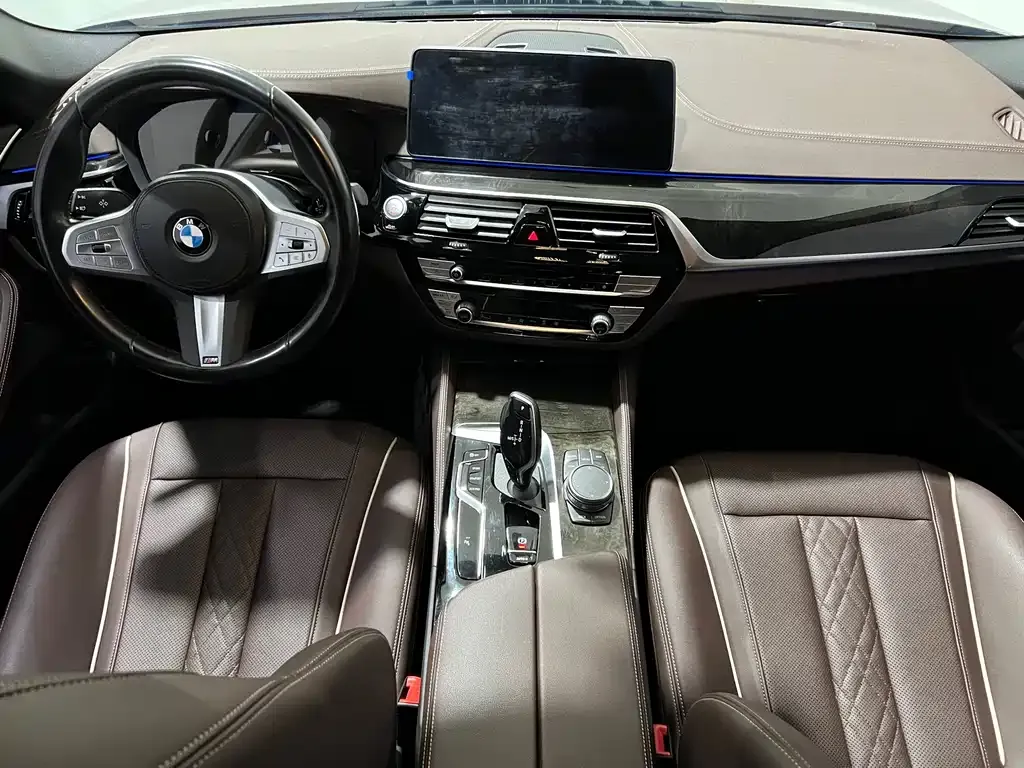 BMW 5 Series — фото 10