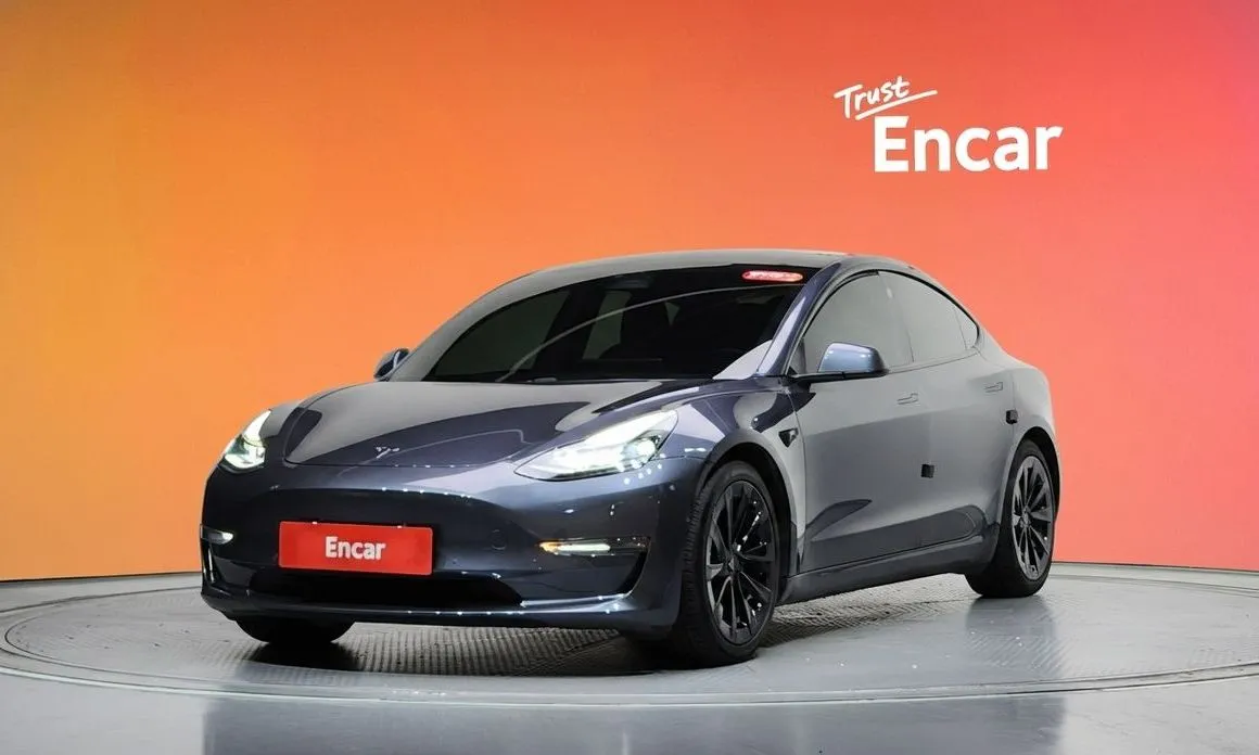 Tesla Model 3 — фото 1