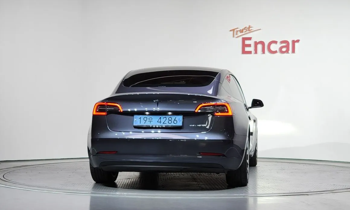 Tesla Model 3 — фото 6