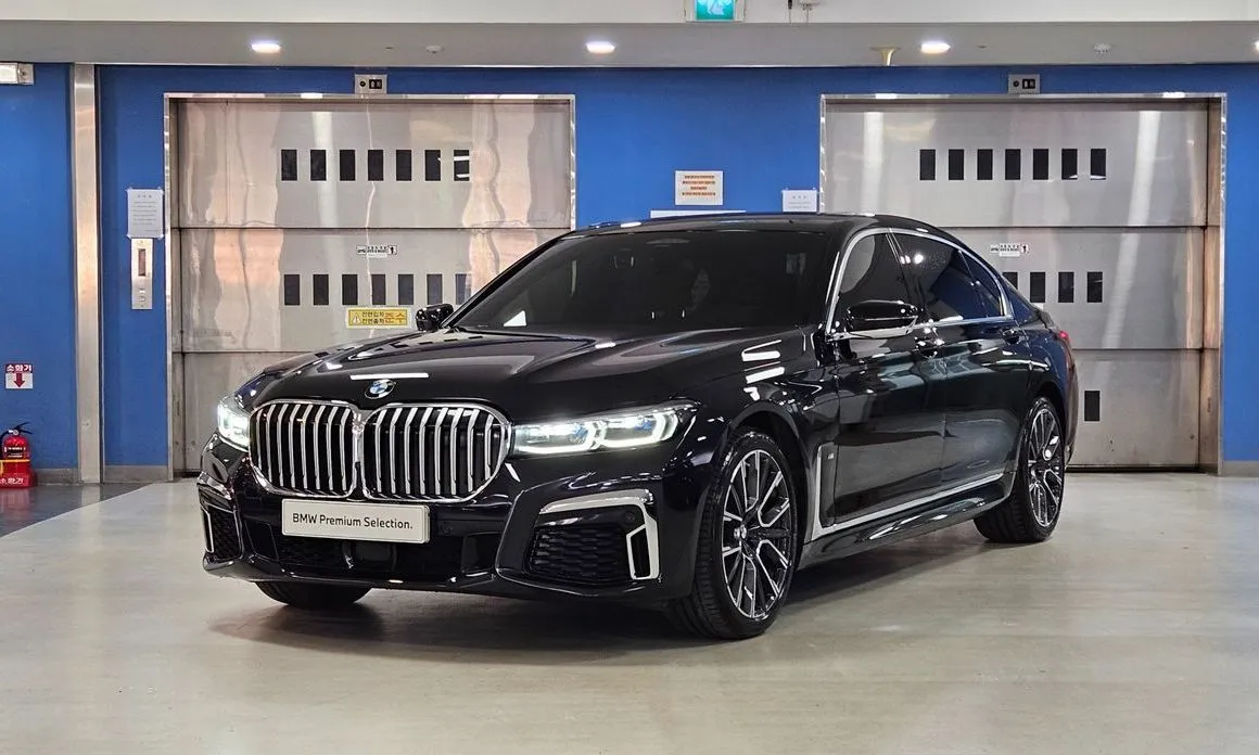 BMW 7-Series — фото 1