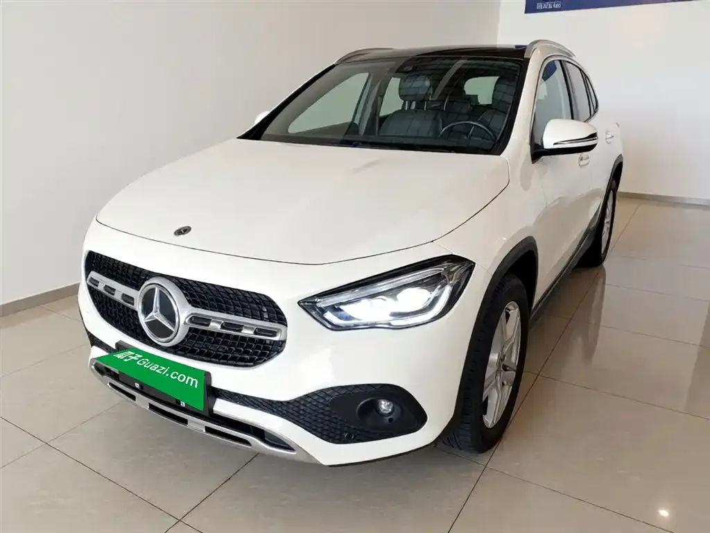 Mercedes-Benz GLA — фото 1
