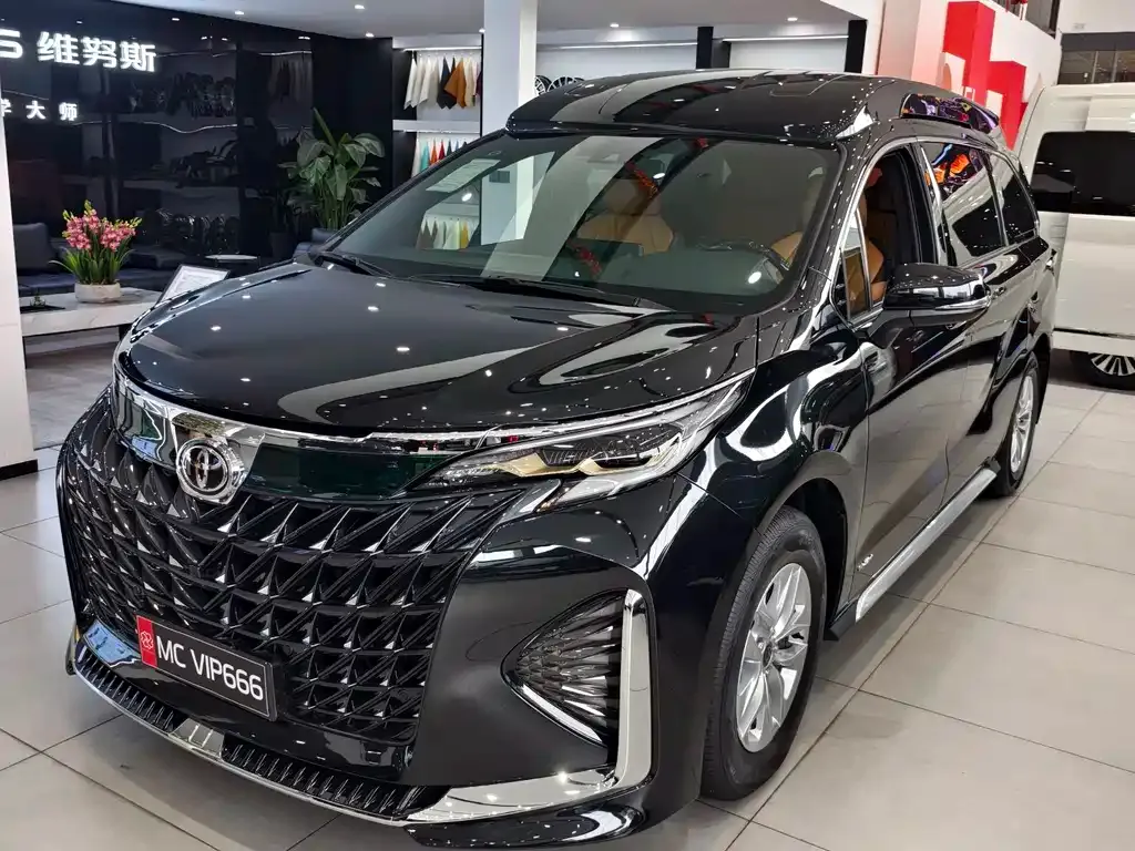 Toyota Granvia — фото 1