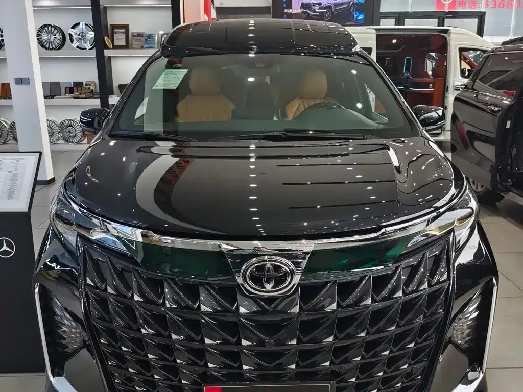 Toyota Granvia — фото 8
