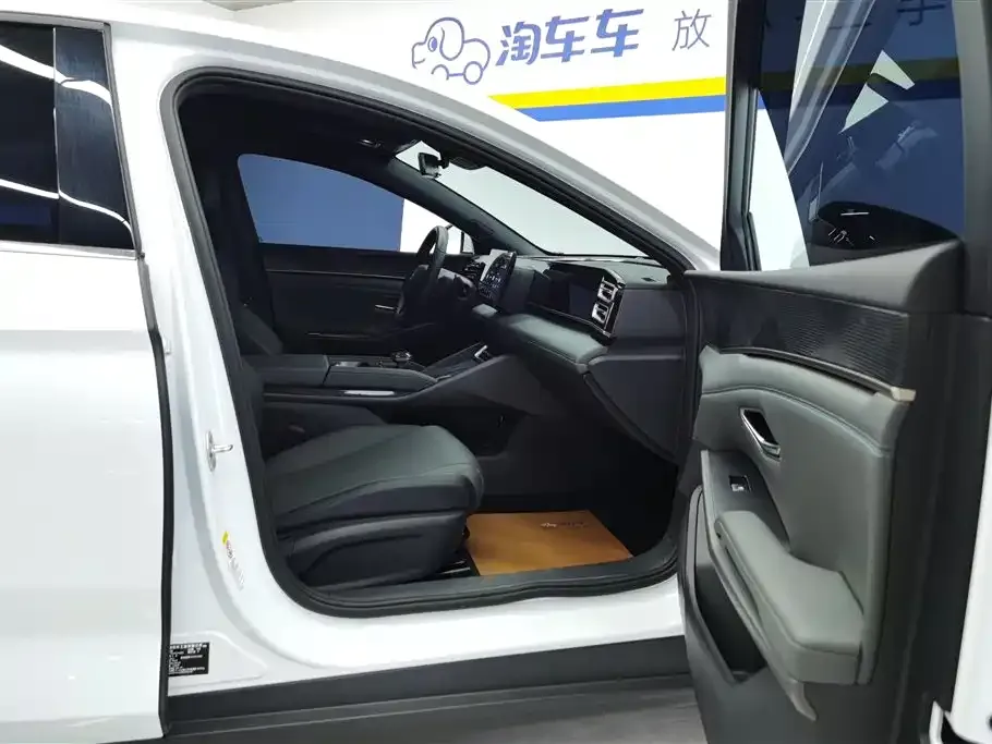 BYD Qin L — фото 8