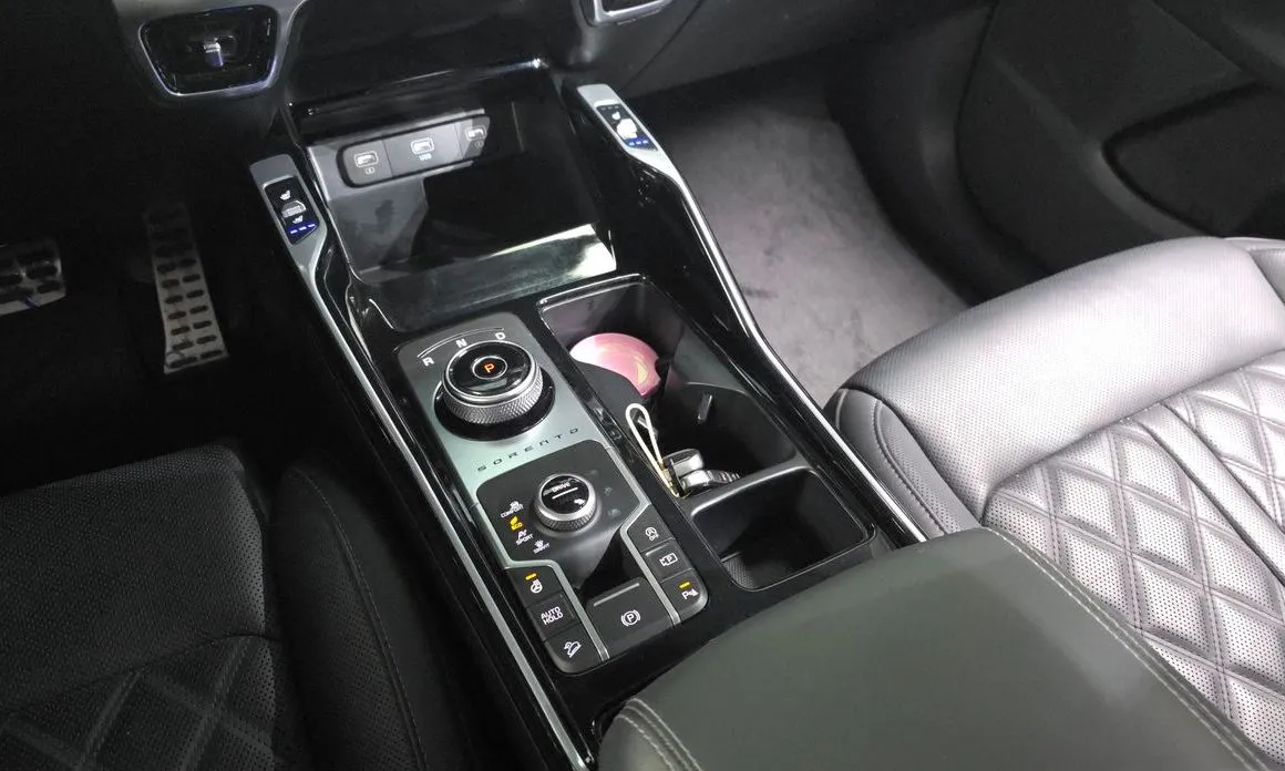 Kia Sorento — фото 6