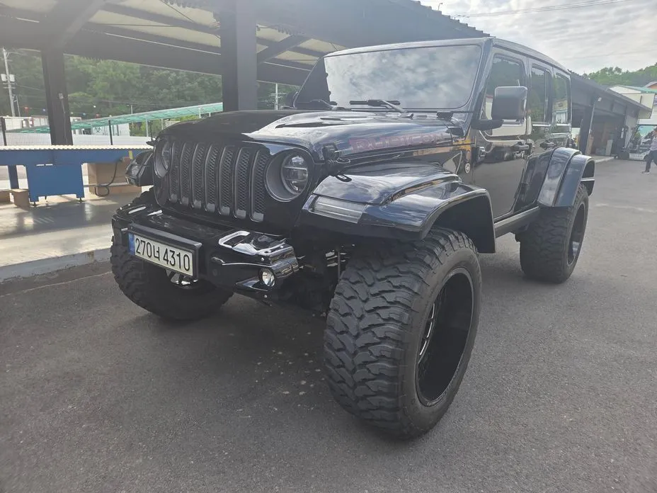 Jeep Wrangler — фото 1