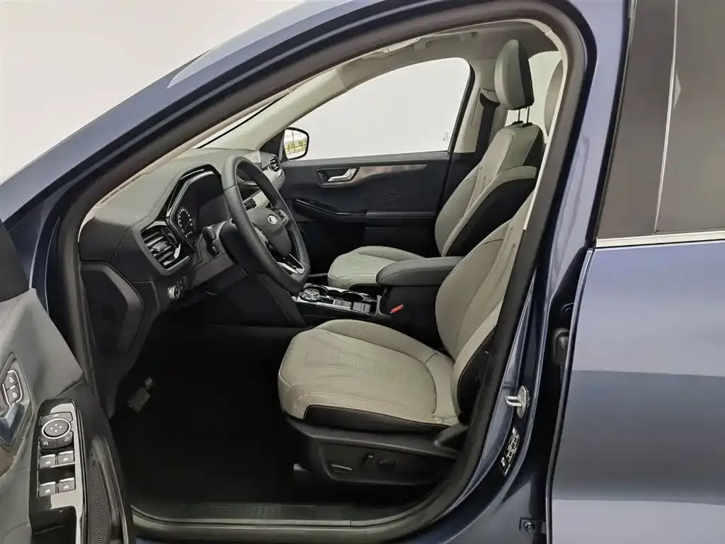 Ford Escape 2023 из CN, фото 4