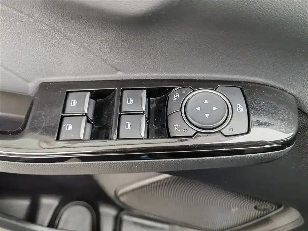 Ford Escape 2023 из CN, фото 8