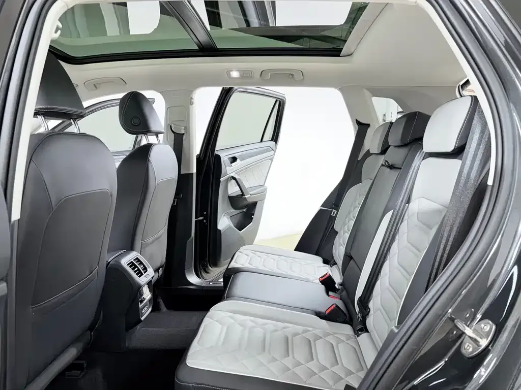 Volkswagen Tayron 2023 из CN, фото 6