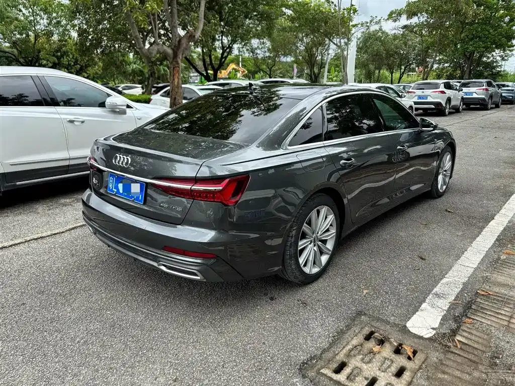 Audi A6L — фото 10