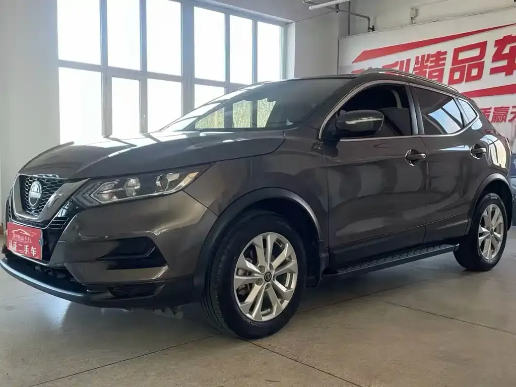 Nissan Qashqai — фото 1