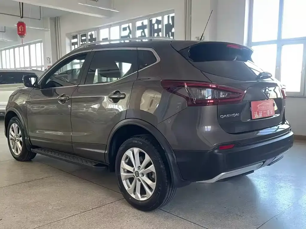Nissan Qashqai — фото 8