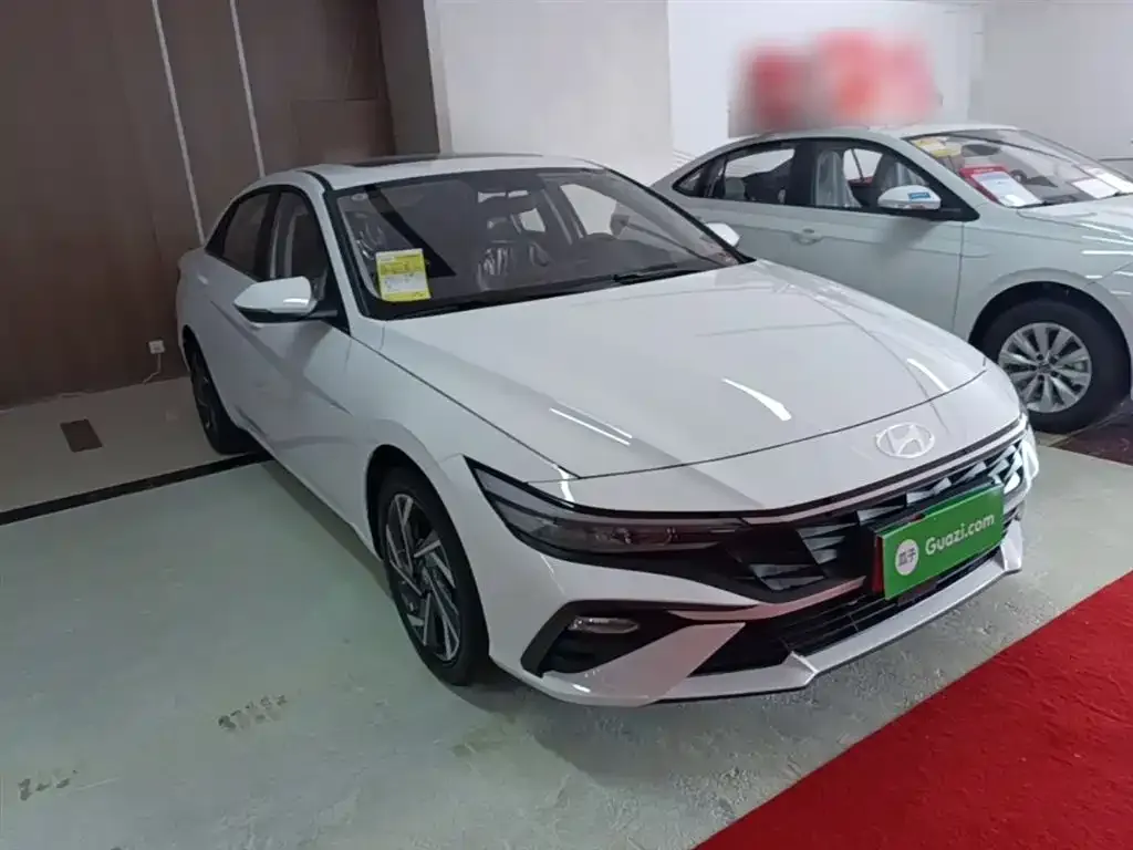 Hyundai Elantra — фото 4