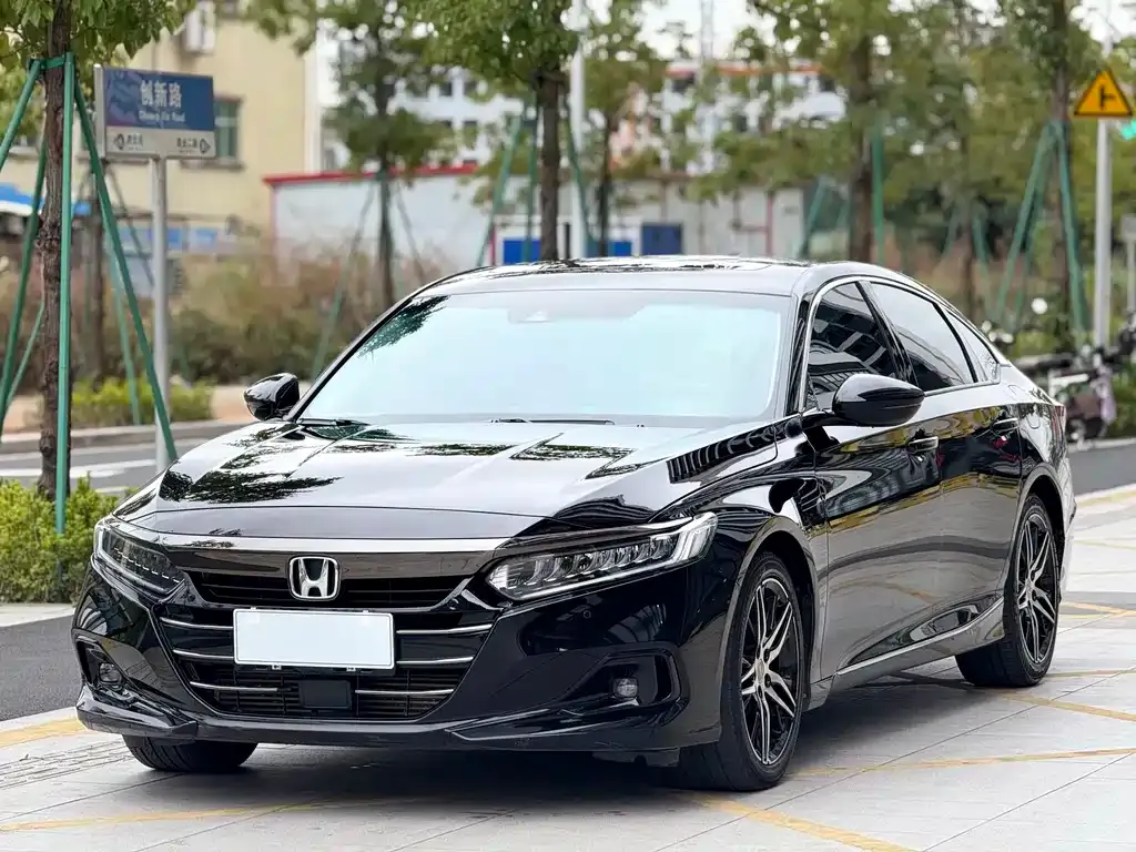 Honda Accord — фото 1