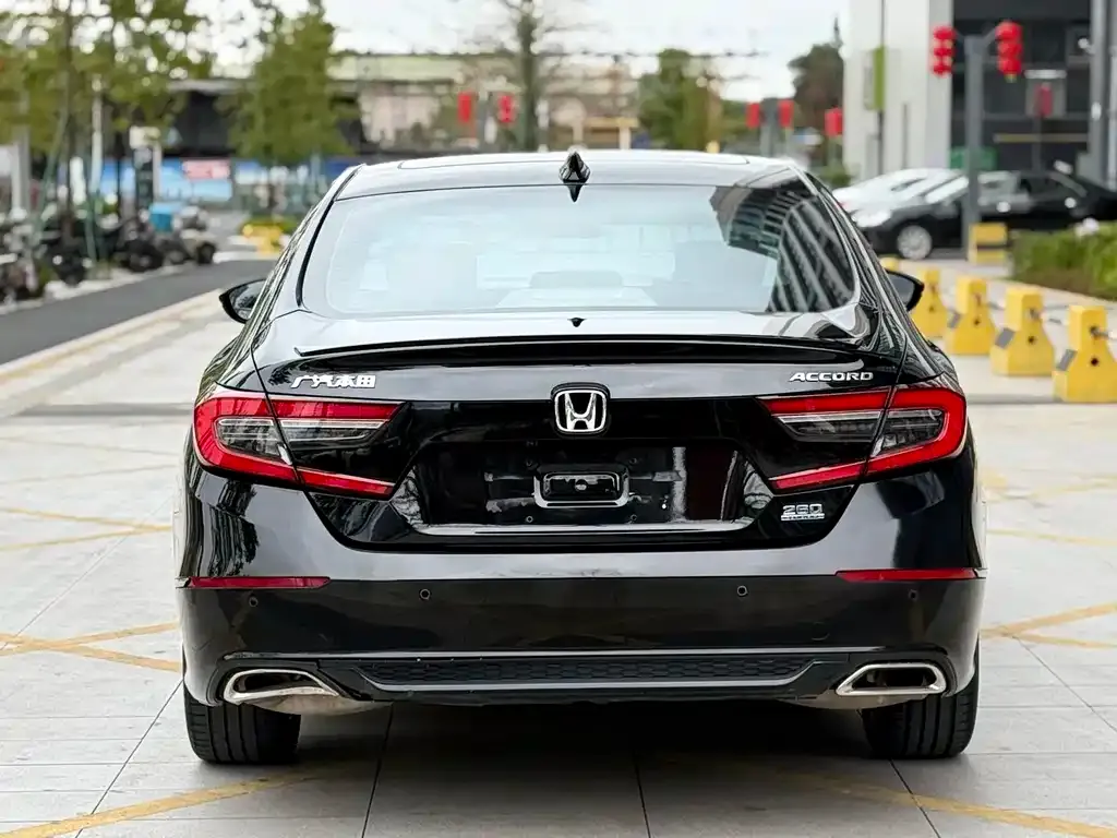 Honda Accord — фото 4