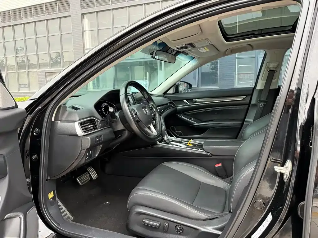 Honda Accord — фото 6