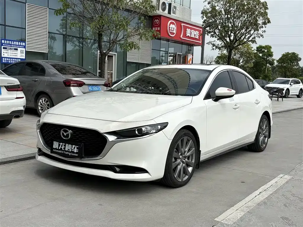 Mazda 3 Axela — фото 1