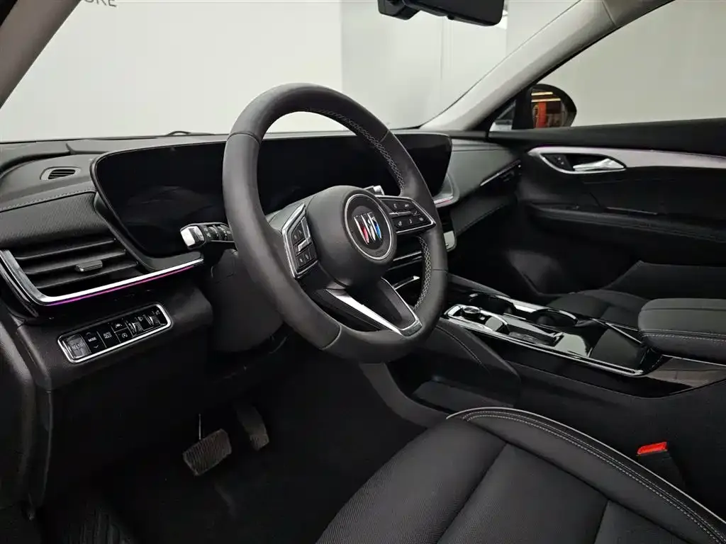 Buick Envision Plus — фото 10