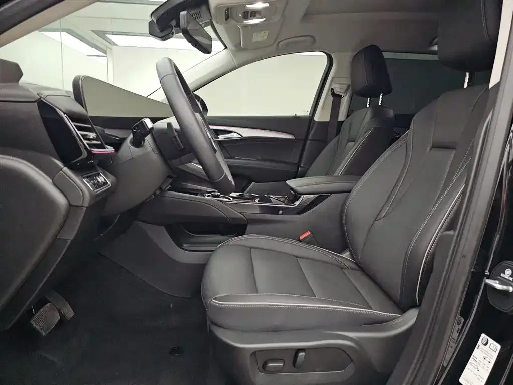 Buick Envision Plus — фото 4