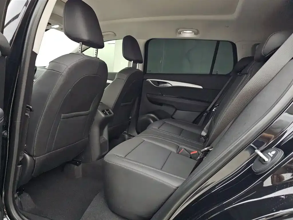 Buick Envision Plus — фото 9