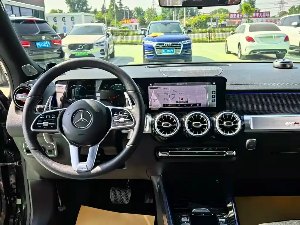 Mercedes-Benz GLB — фото 10