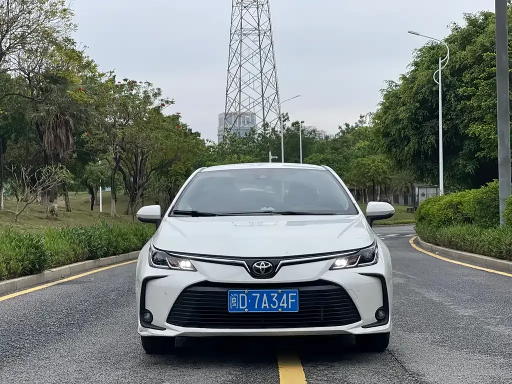 Toyota Corolla 2023 из CN, фото 3