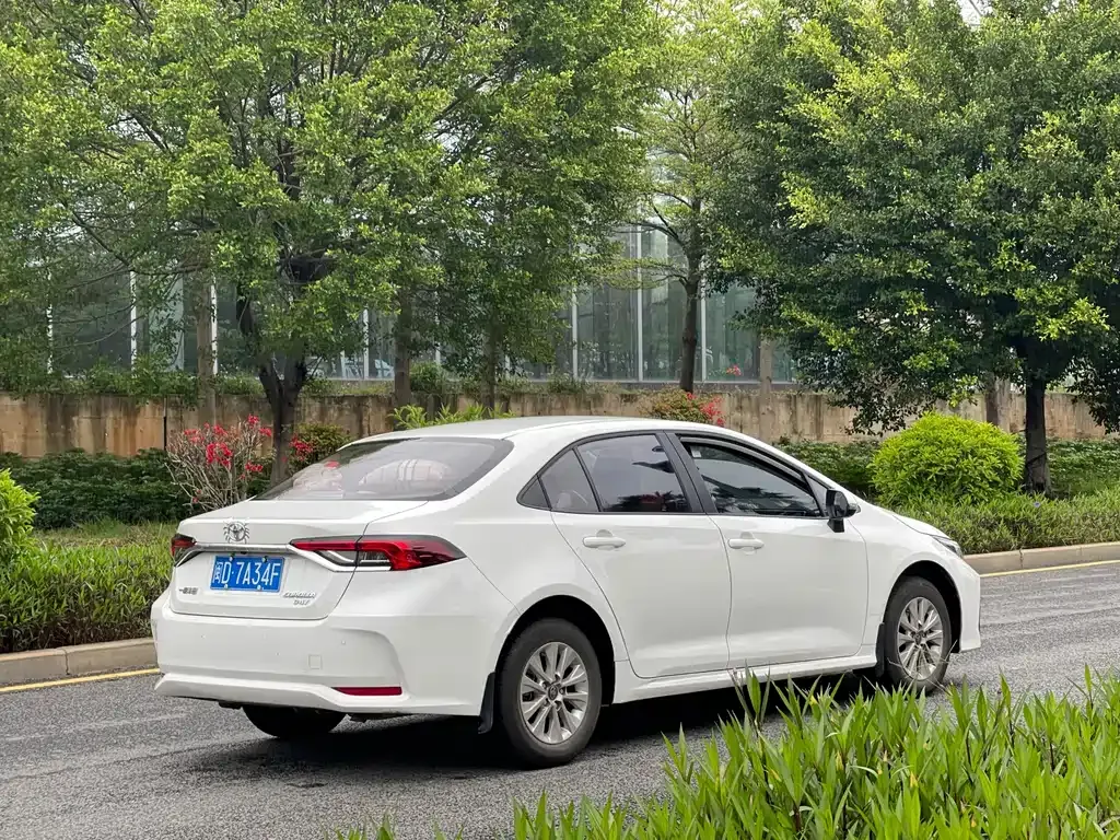 Toyota Corolla 2023 из CN, фото 6