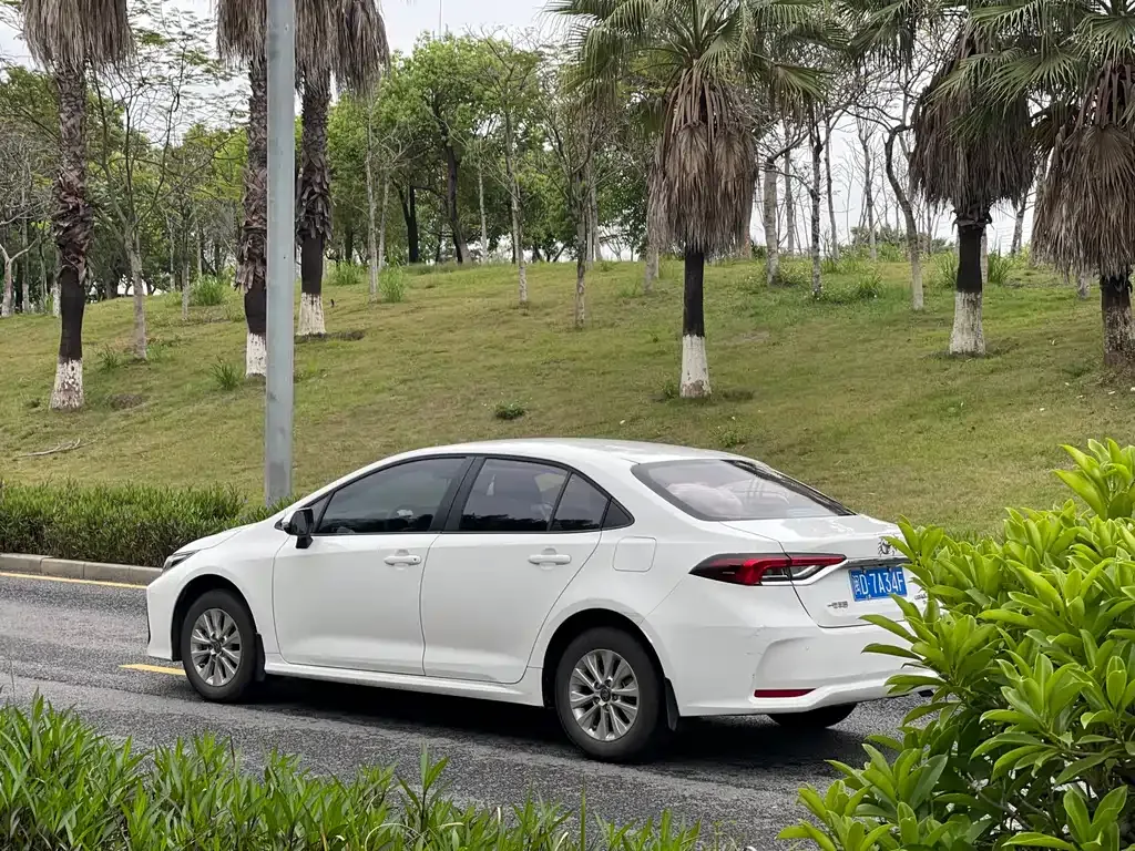 Toyota Corolla 2023 из CN, фото 9
