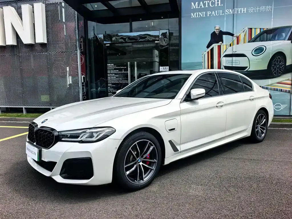 BMW 5 Series New Energy — фото 1