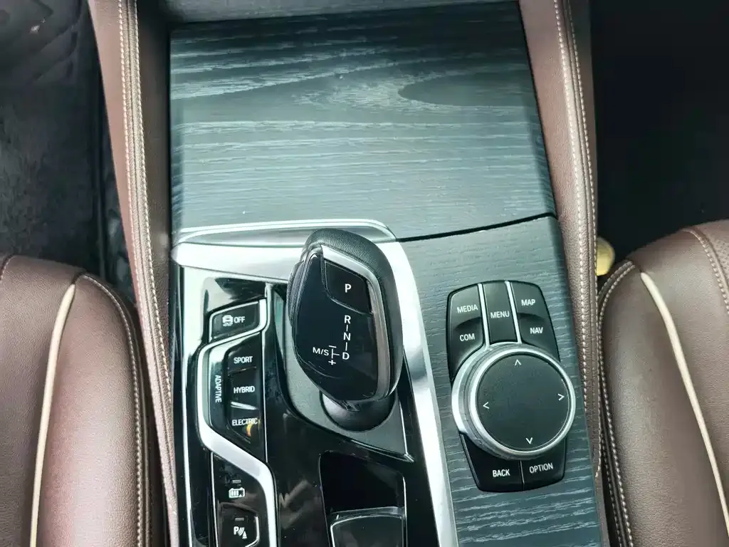 BMW 5 Series New Energy — фото 4