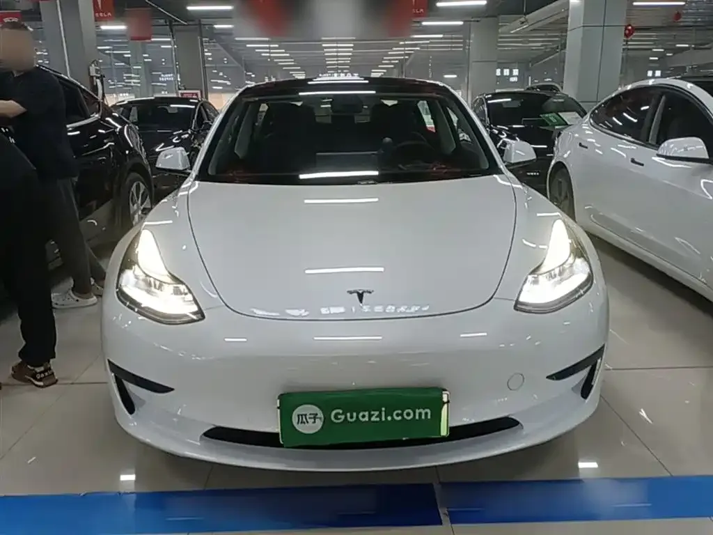 Tesla Model 3 — фото 2