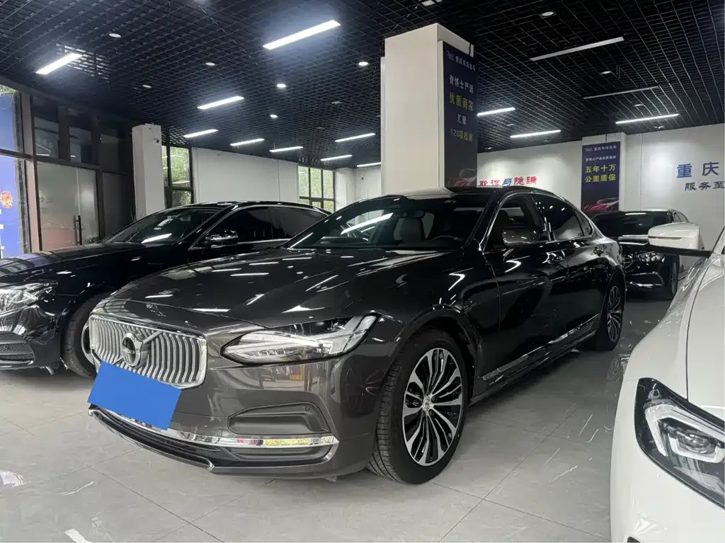 Volvo S90 — фото 1