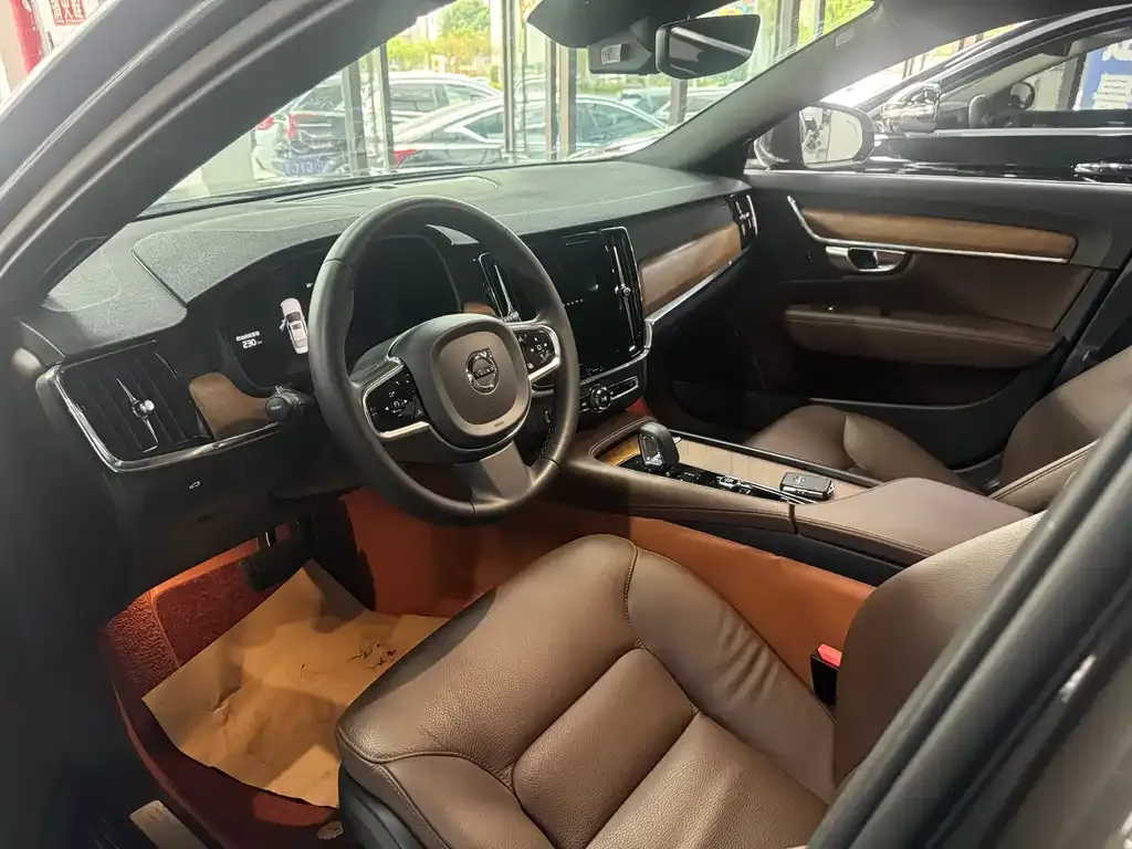 Volvo S90 — фото 10