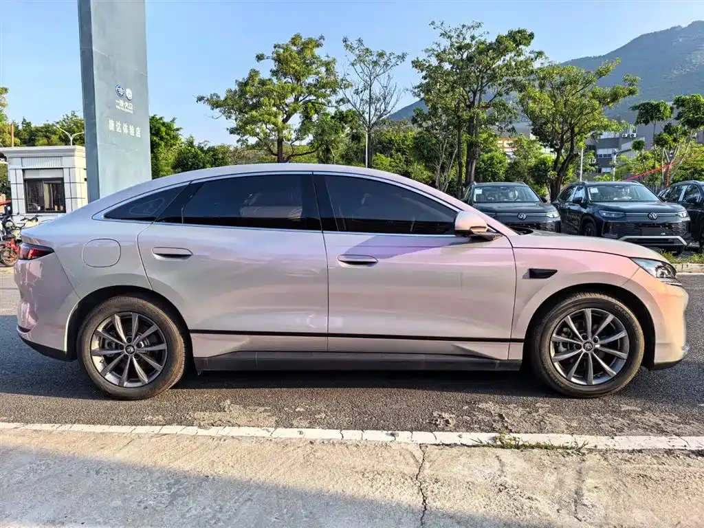 BYD Qin L — фото 6