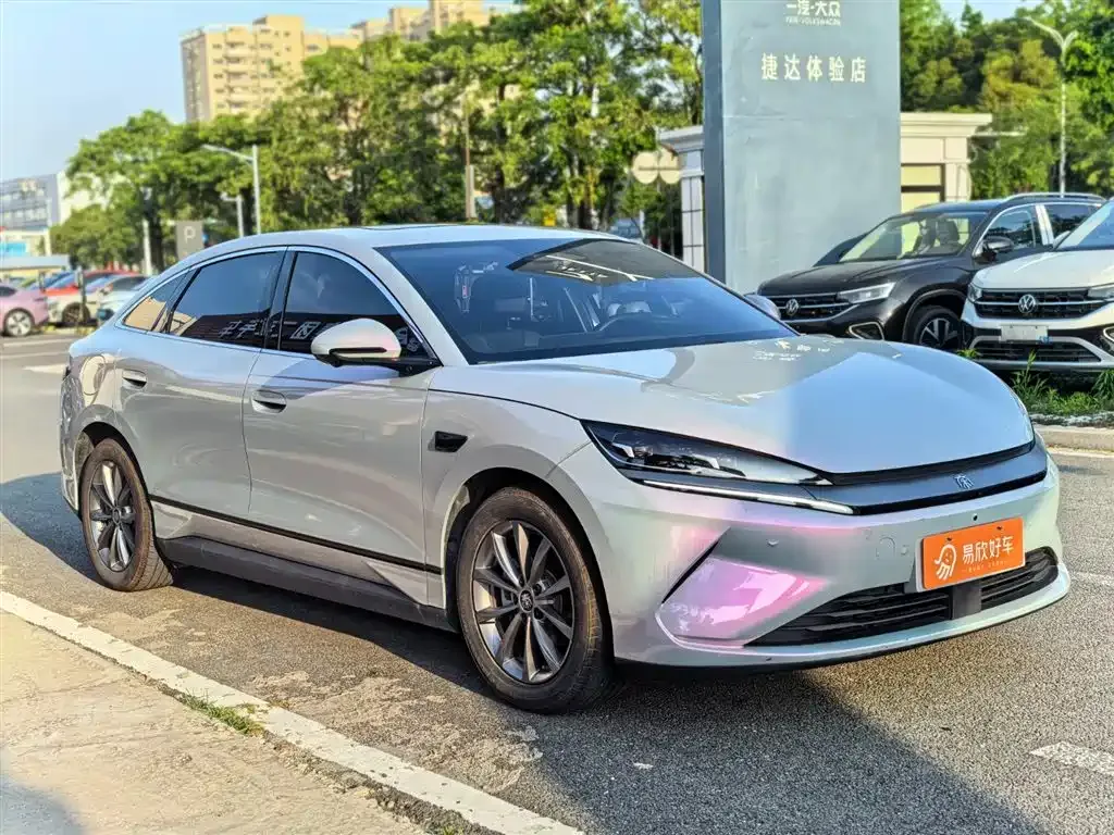 BYD Qin L — фото 5