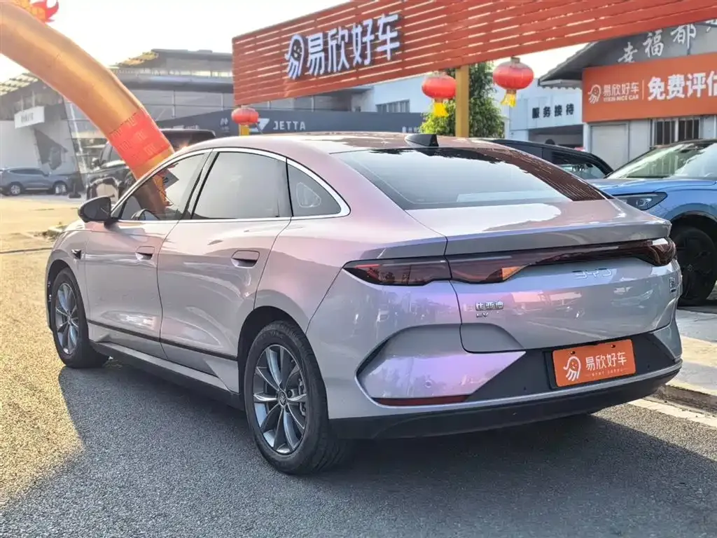 BYD Qin L — фото 10