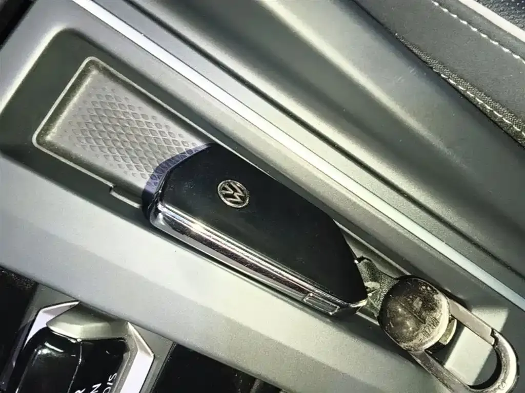 Volkswagen Golf 2022 из CN, фото 7