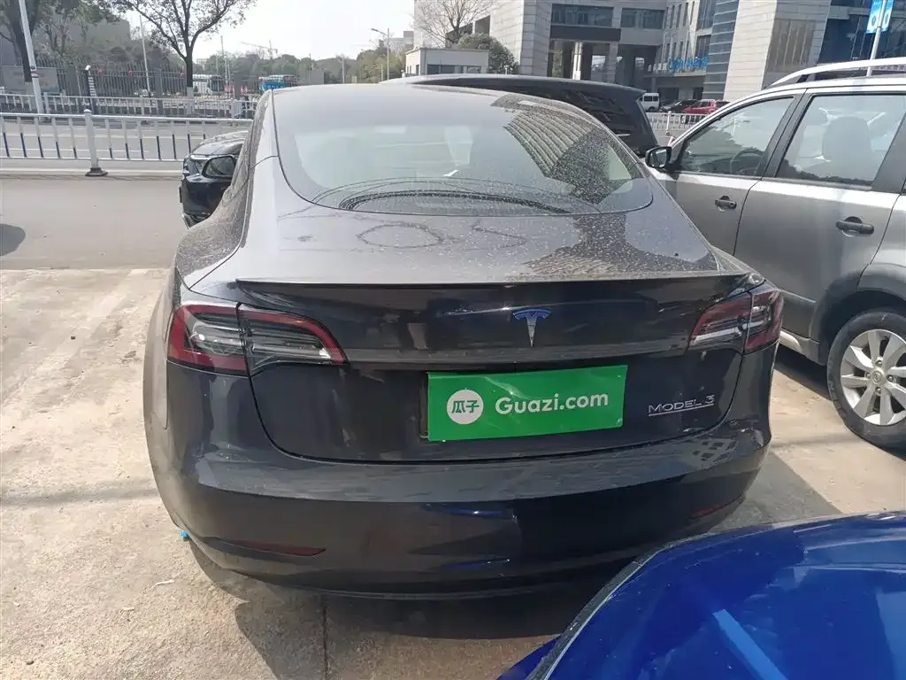 Tesla Model 3 — фото 6