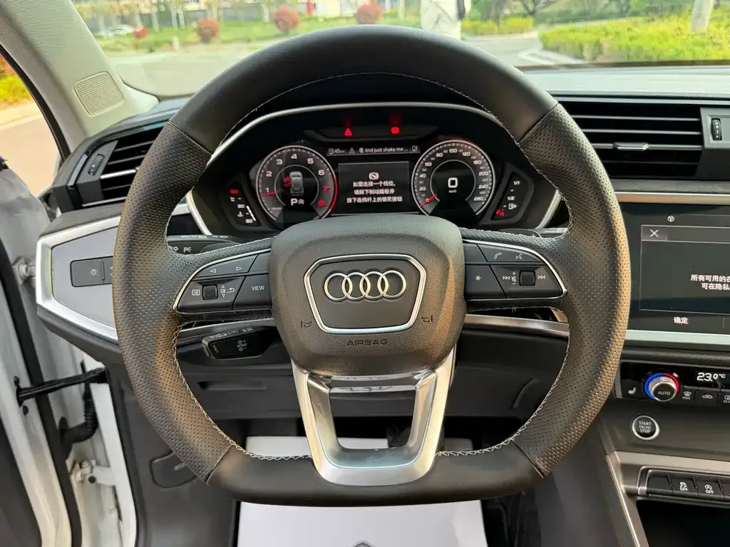 Audi Q3 — фото 7