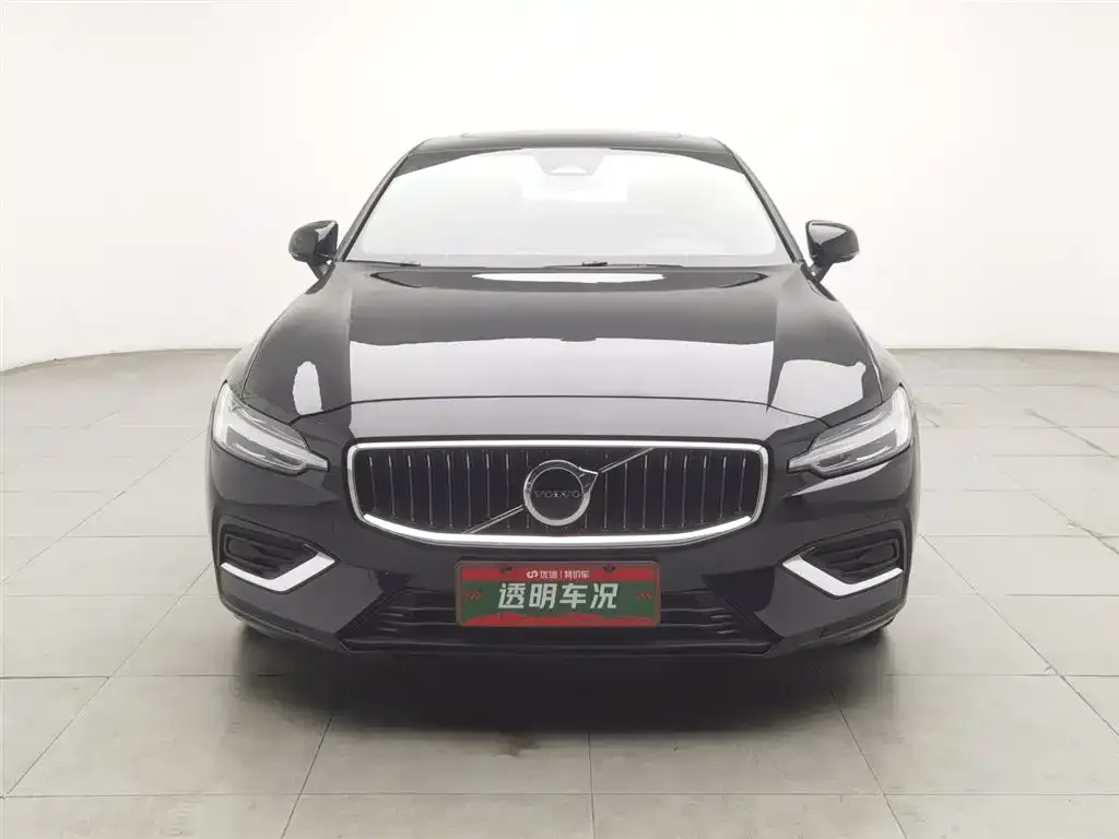 Volvo S60 2025 из CN, фото 4