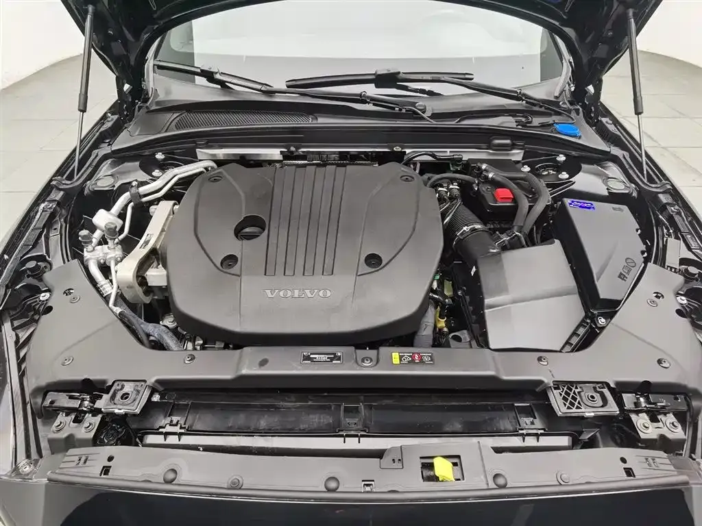 Volvo S60 2025 из CN, фото 9