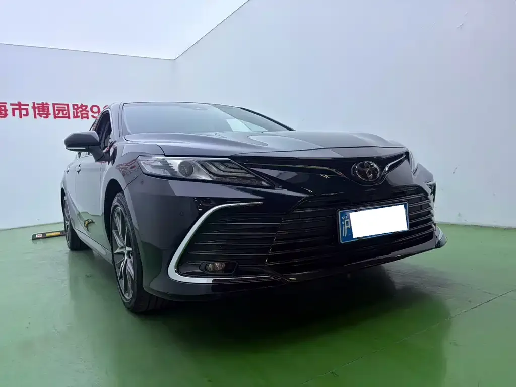 Toyota Camry — фото 5
