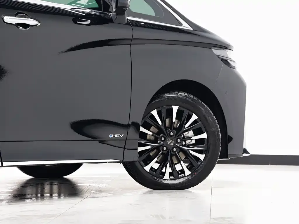 Toyota Vellfire — фото 5