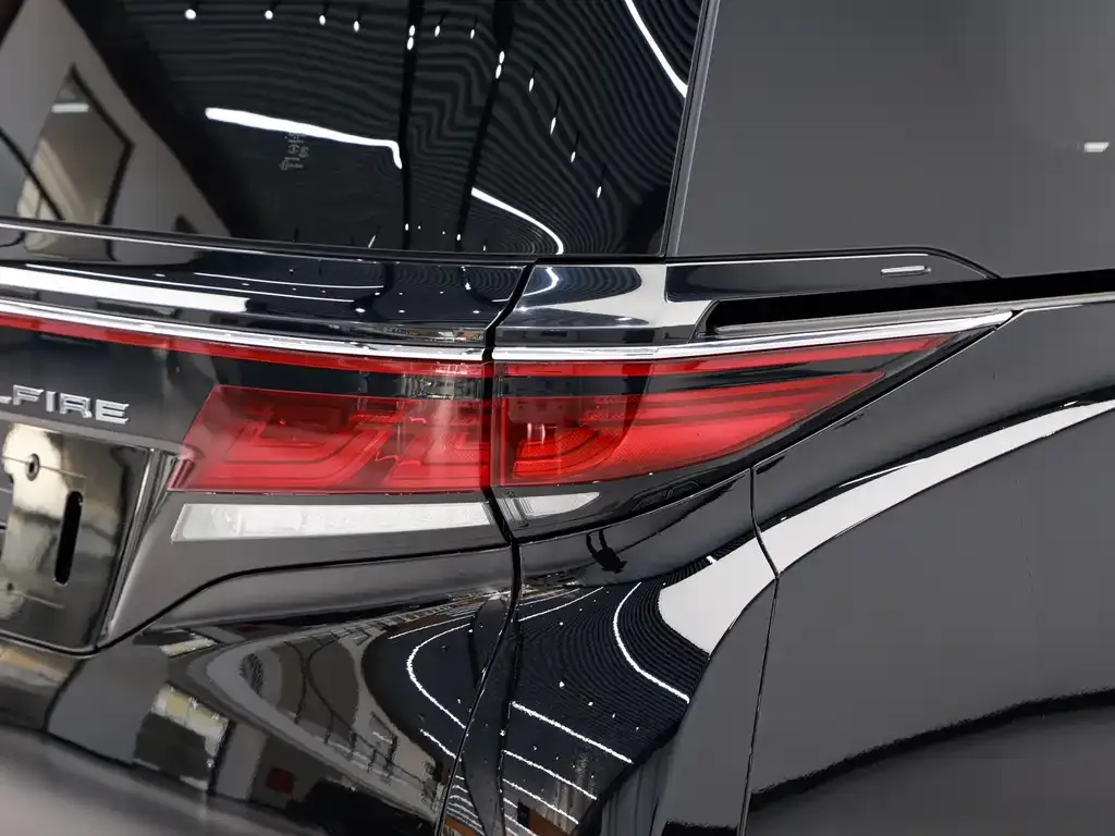 Toyota Vellfire — фото 10