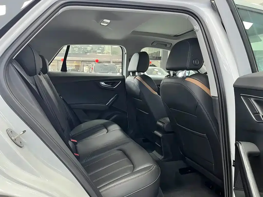 Audi Q2L 2024 из CN, фото 10