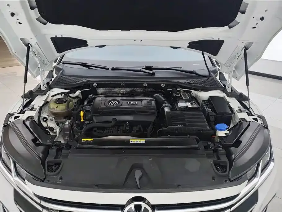 Volkswagen CC 2023 из CN, фото 8