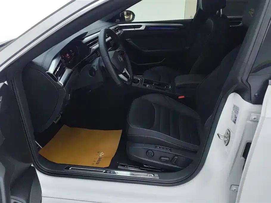Volkswagen CC 2023 из CN, фото 7