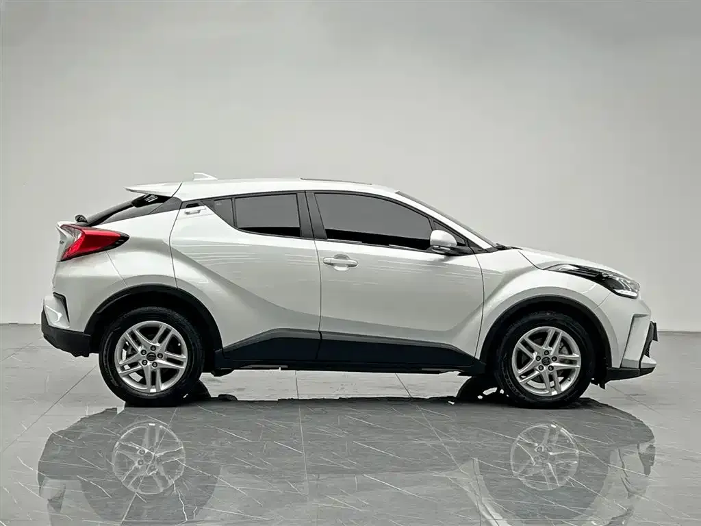 Toyota C-HR 2023 из CN, фото 5