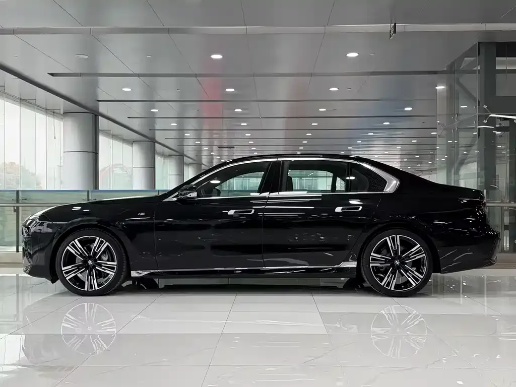 BMW 7 Series — фото 4
