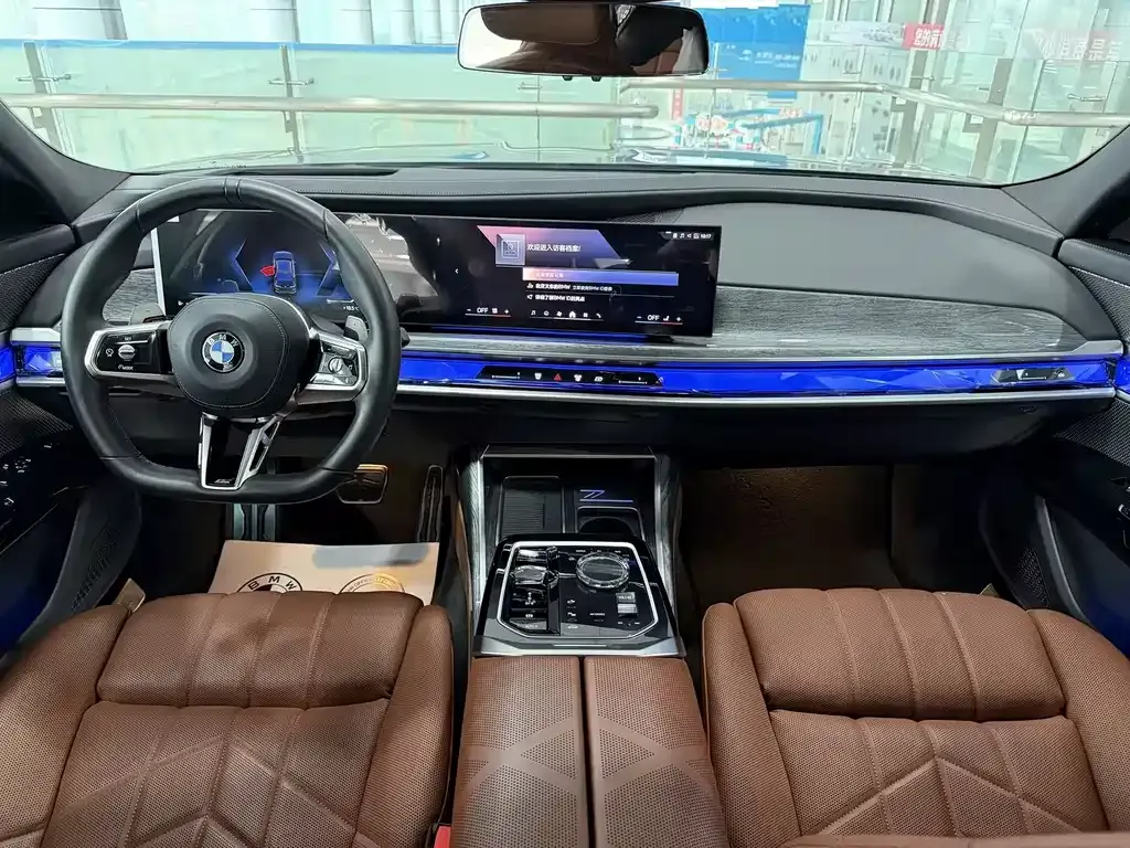 BMW 7 Series — фото 10